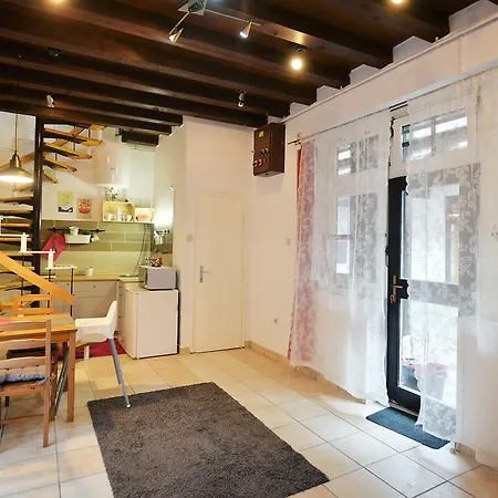 Bonbon Apartman Apartment *